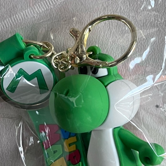 New Super Mario Bros Bowser And Yoshi Silicone Keychain Set - Picture 7 of 10